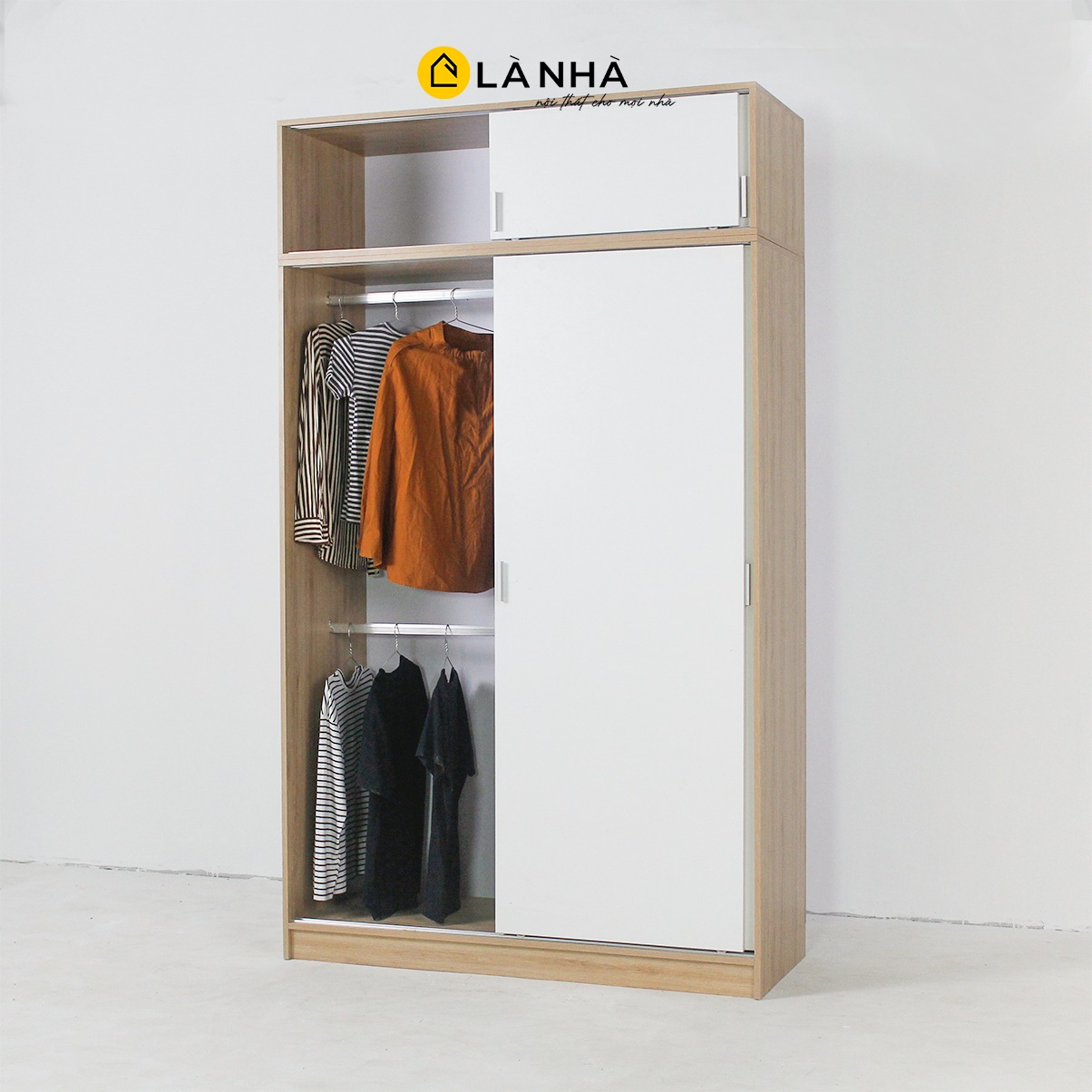 Tủ quần áo cánh lùa màu gỗ kết hợp cửa trắng đơn giản, nhỏ gọn