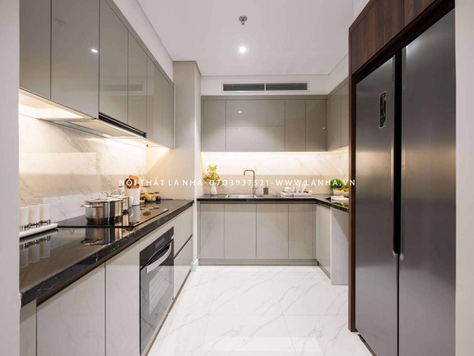 Mẫu tủ bếp nhỏ đẹp đơn giản chữ U