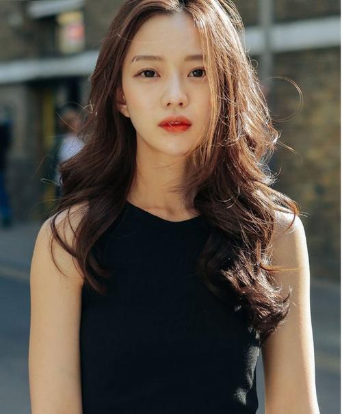 m.okking ưu tiên sử dụng tone màu trung tính