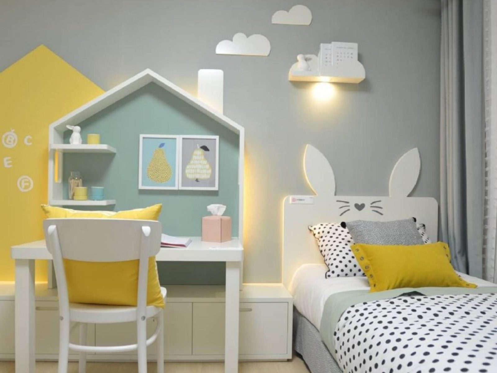 okking.con tone xám kết hợp mảng màu vàng và xanh ngọc cho bé gái năng động