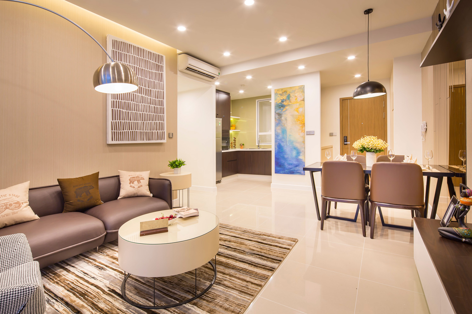 Mẫu okking0 căn hộ m.okking kết hợp phòng khách, khu vực ăn và phòng bếp