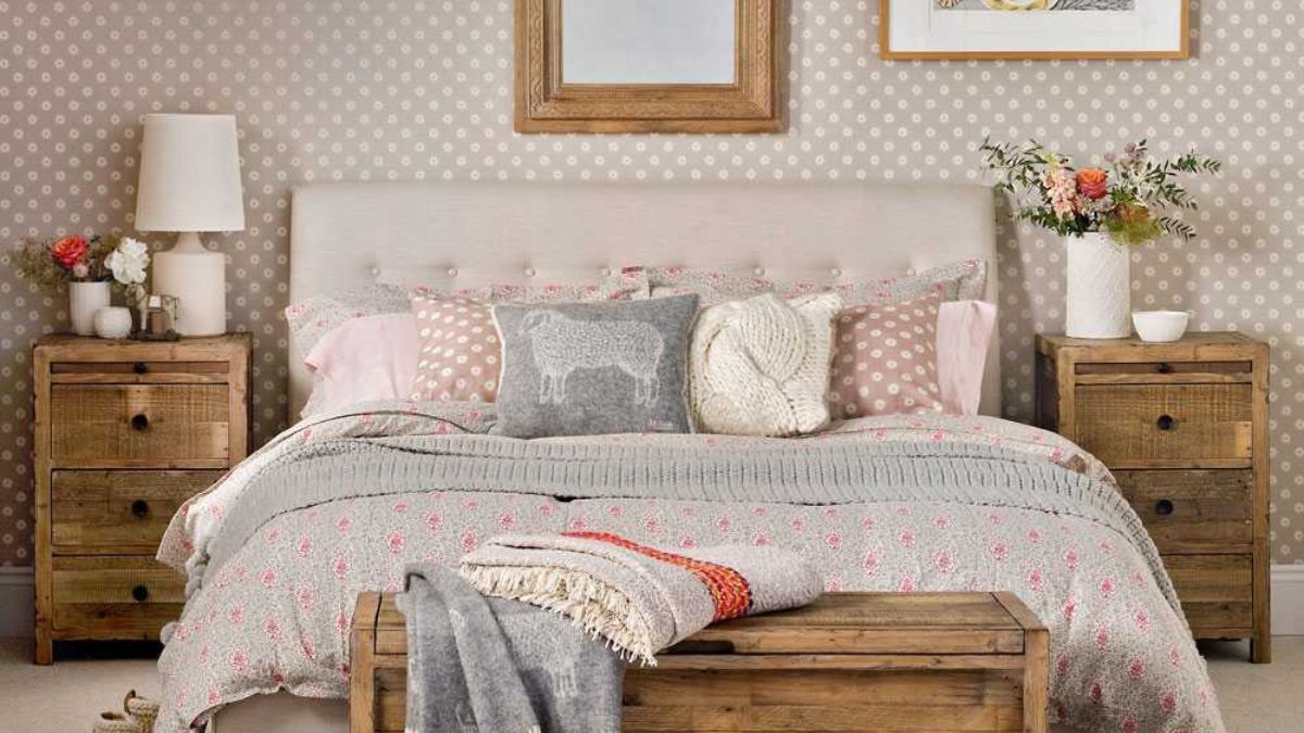 Decor okking vintage với gối tựa