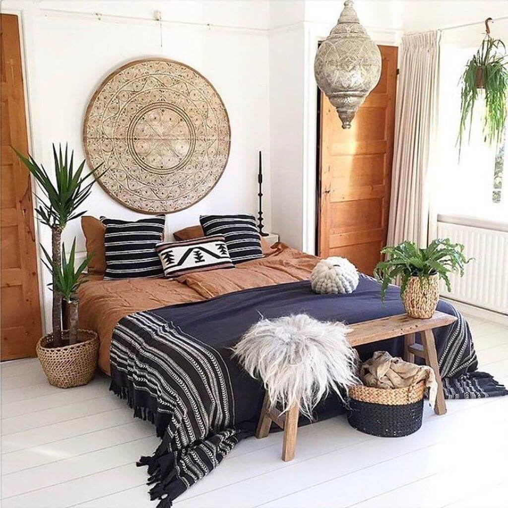 Mẫu decor okking vintage với họa tiết thổ cẩm ấn tượng
