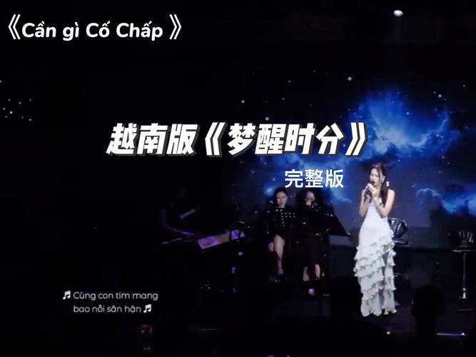 Bàn ghế phòng khách okking0 đơn giản nhưng không nhàm chán