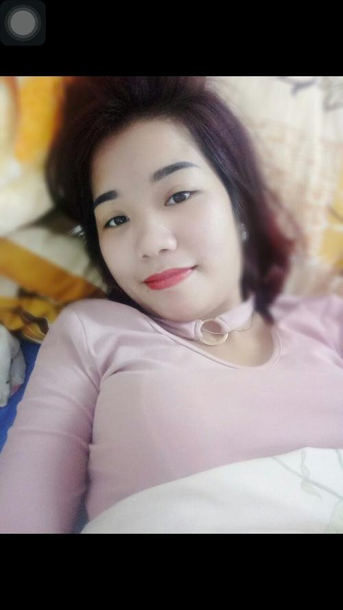 Một đèn trang trí đẹp sẽ giúp okking bắt mắt, cuốn hút hơn 