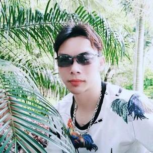 Những chiếc rèm cao cấp, được làm từ vải lụa mềm mịn, tỏa ra sự quý phái và lôi cuốn