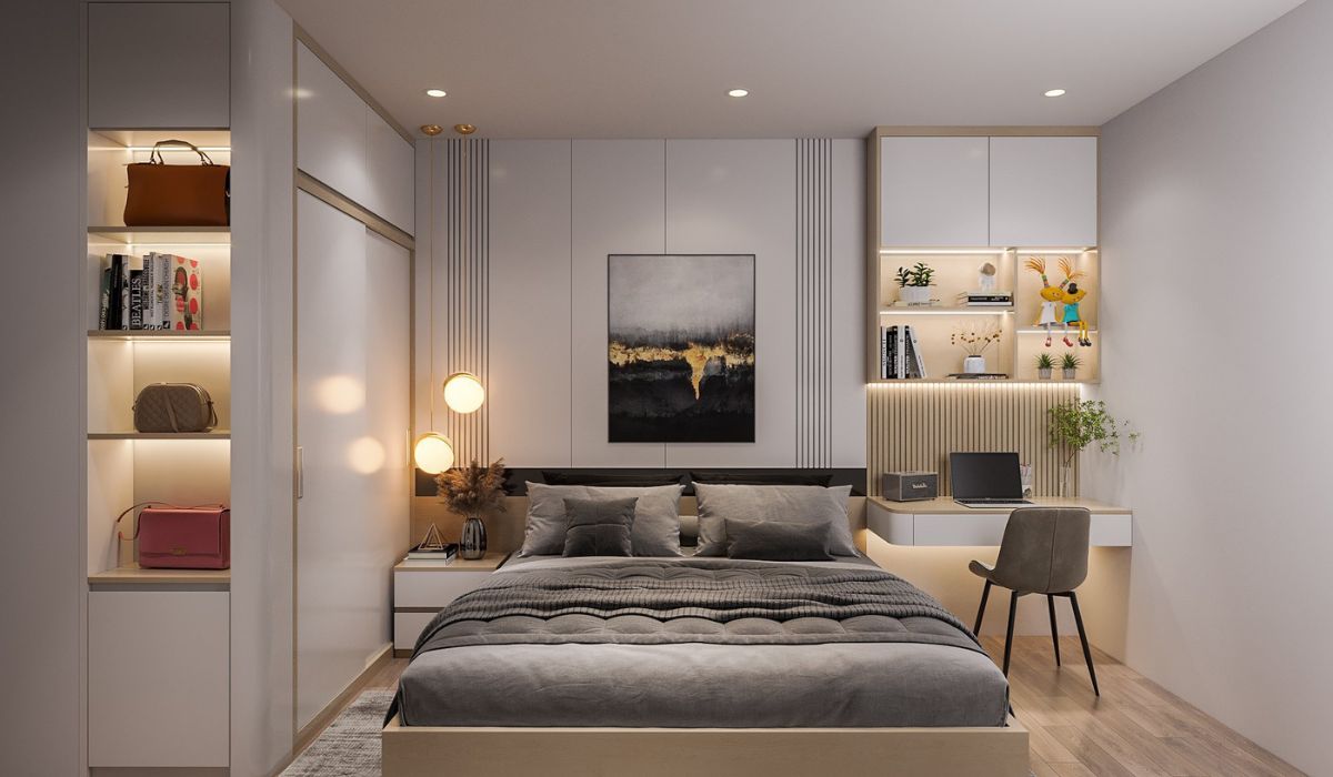 Một giường lớn với đệm êm ái và chăn ga cao cấp là trung tâm của căn phòng, với khả năng tạo ra một điểm nhấn lãng mạn