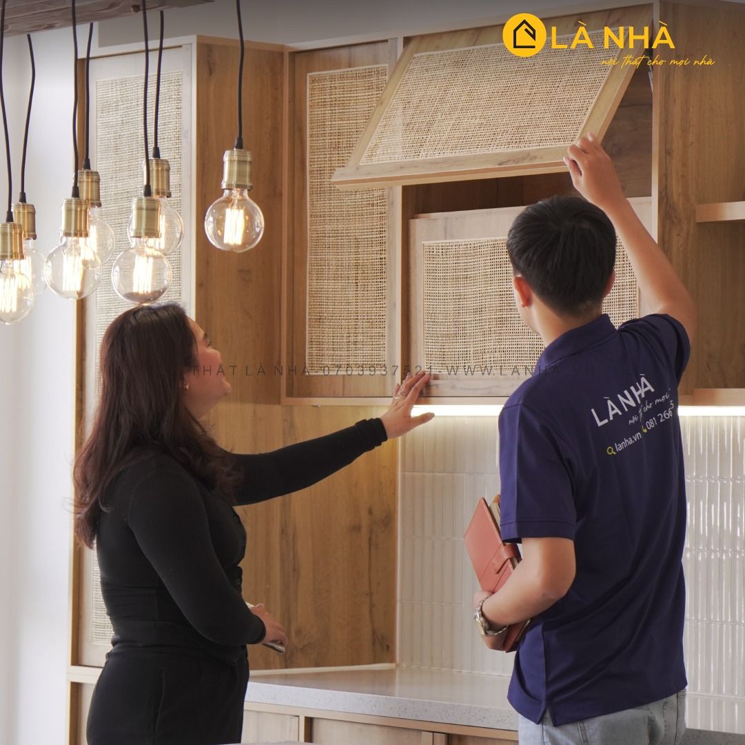 Hãy xem xét sử dụng màu tường, màu nội thất và màu phụ kiện cân đối với nhau.