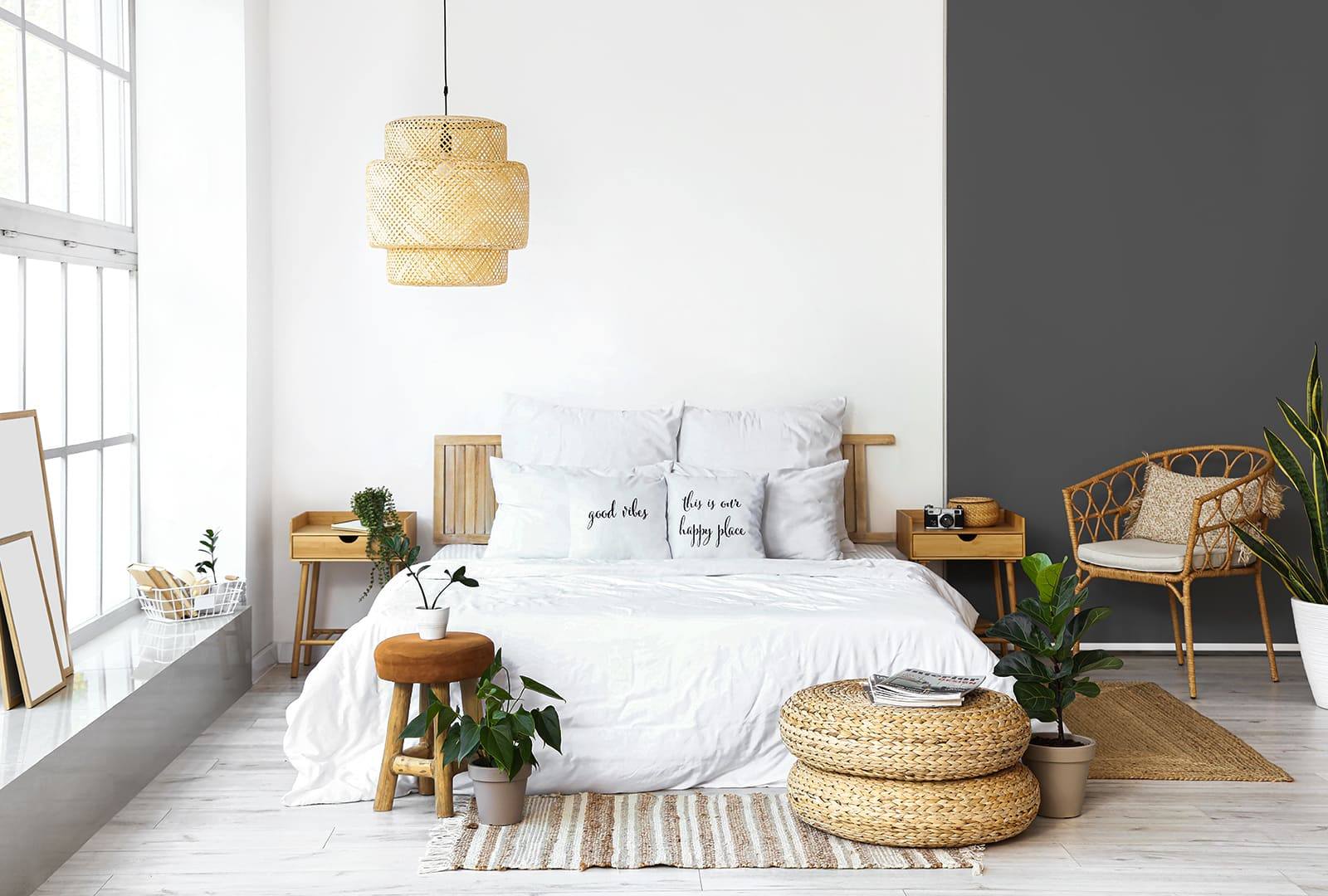 Chọn nệm, gối và drap màu sắc sáng để tạo điểm nhấn sáng trong okking