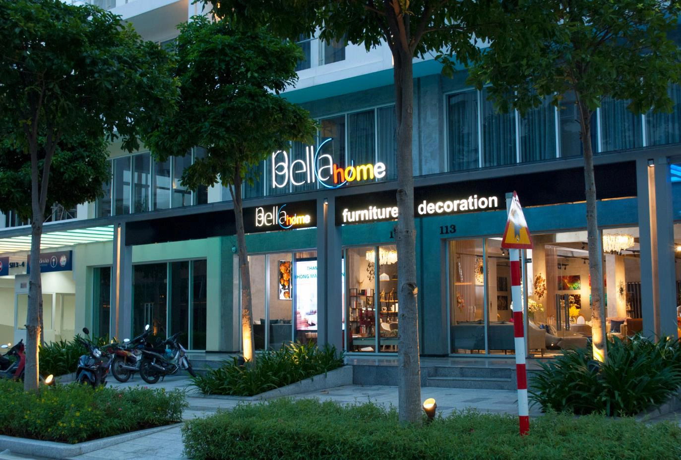 Showroom nội thất Bella Home chú trọng m.okking39 hiện đại, sang trọng