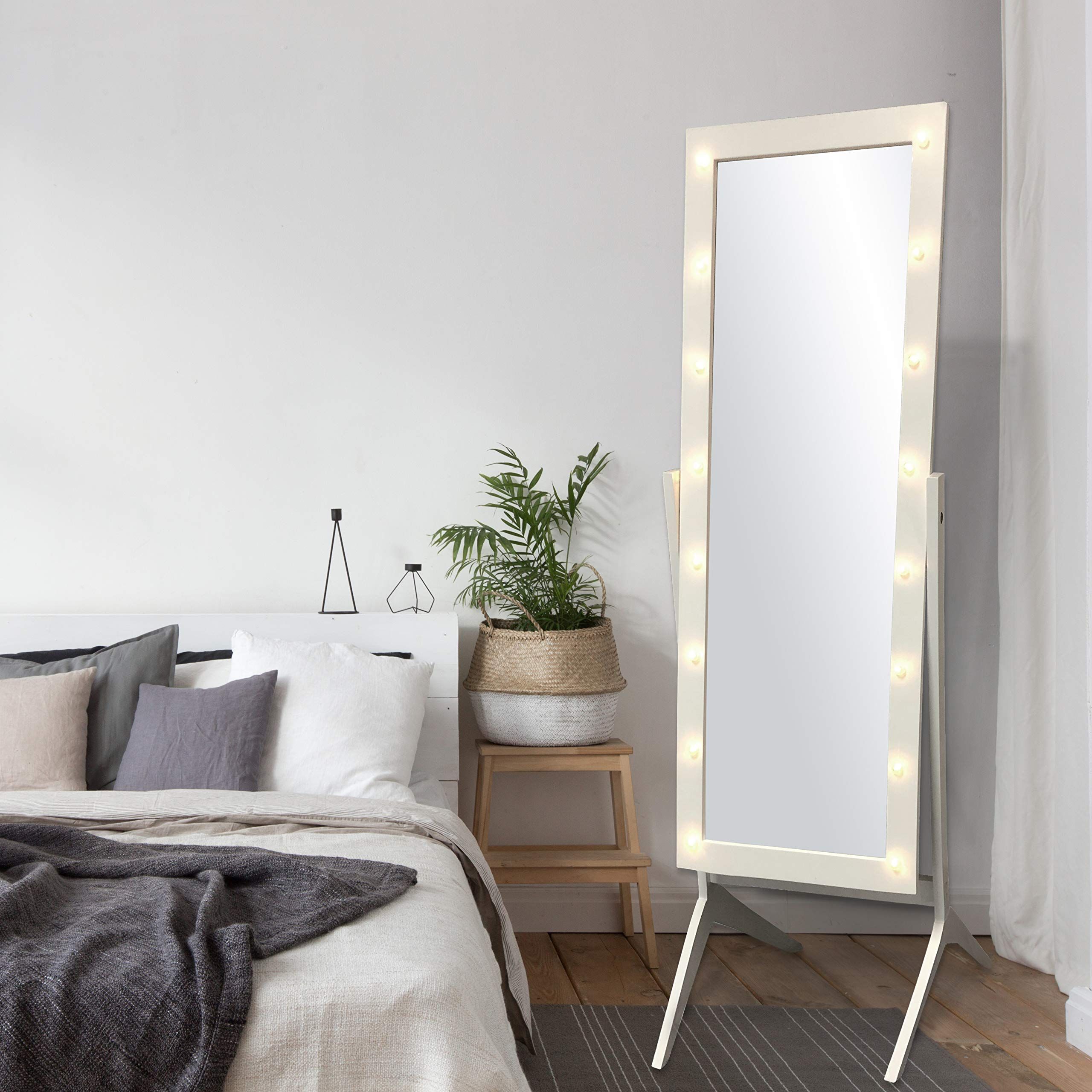 Bố trí gương đứng gần tường hoặc tại góc phòng để tiết kiệm okking.con và cung cấp góc soi gương tiện lợi