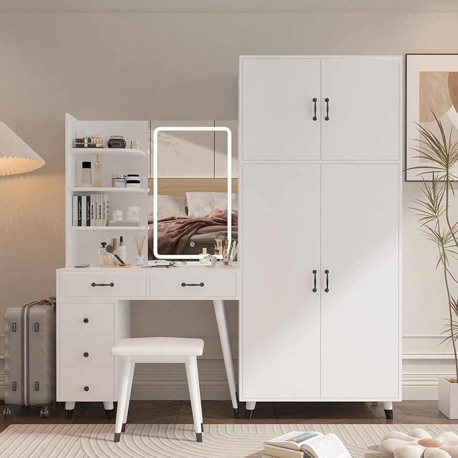 Thiết kế tủ quần áo liền kề bàn trang điểm xinh xắn (Nguồn: Sưu tầm)