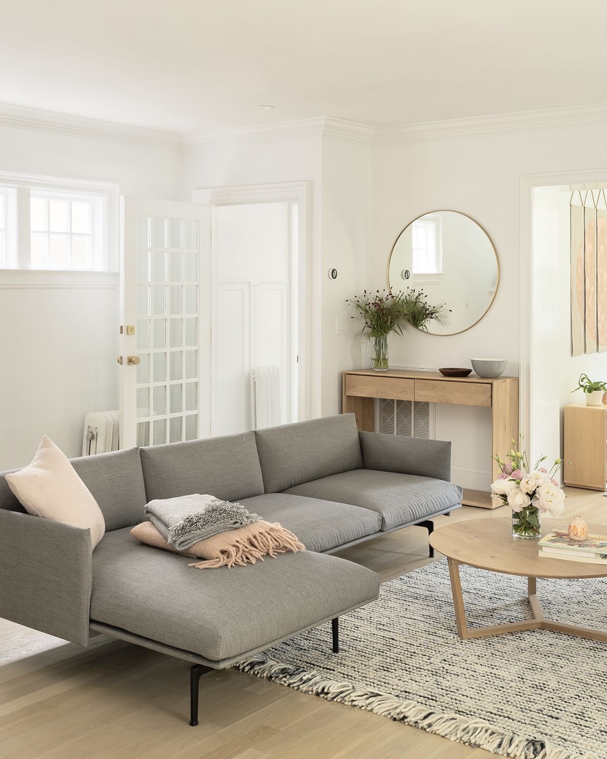 Mẫu sofa chữ L màu xám đơn giản