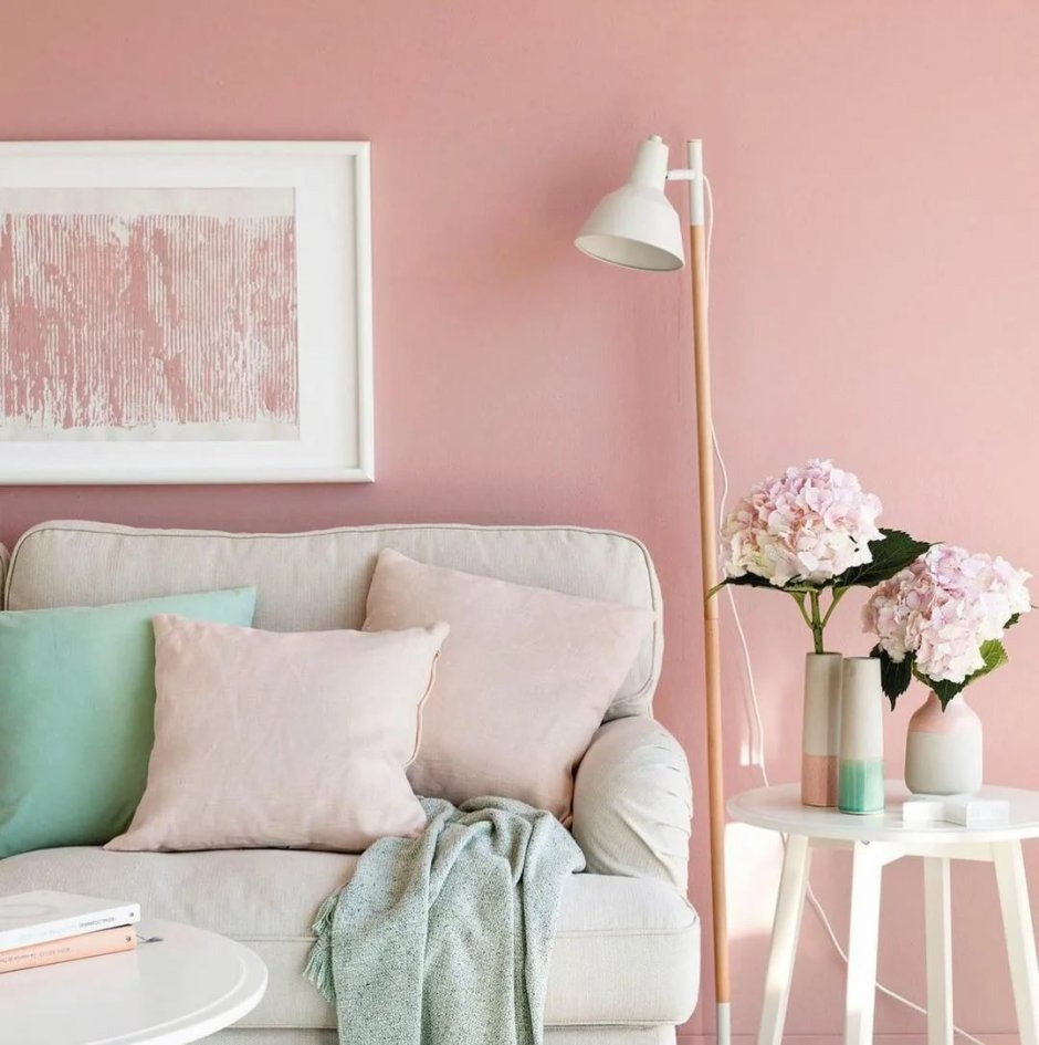 Thiết kế okking kết hợp sofa màu hồng pastel